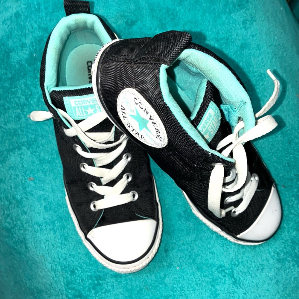 Converse Size:6 Junior Black, White and Turquoise Accent Sneakers - Picture 4 of 11